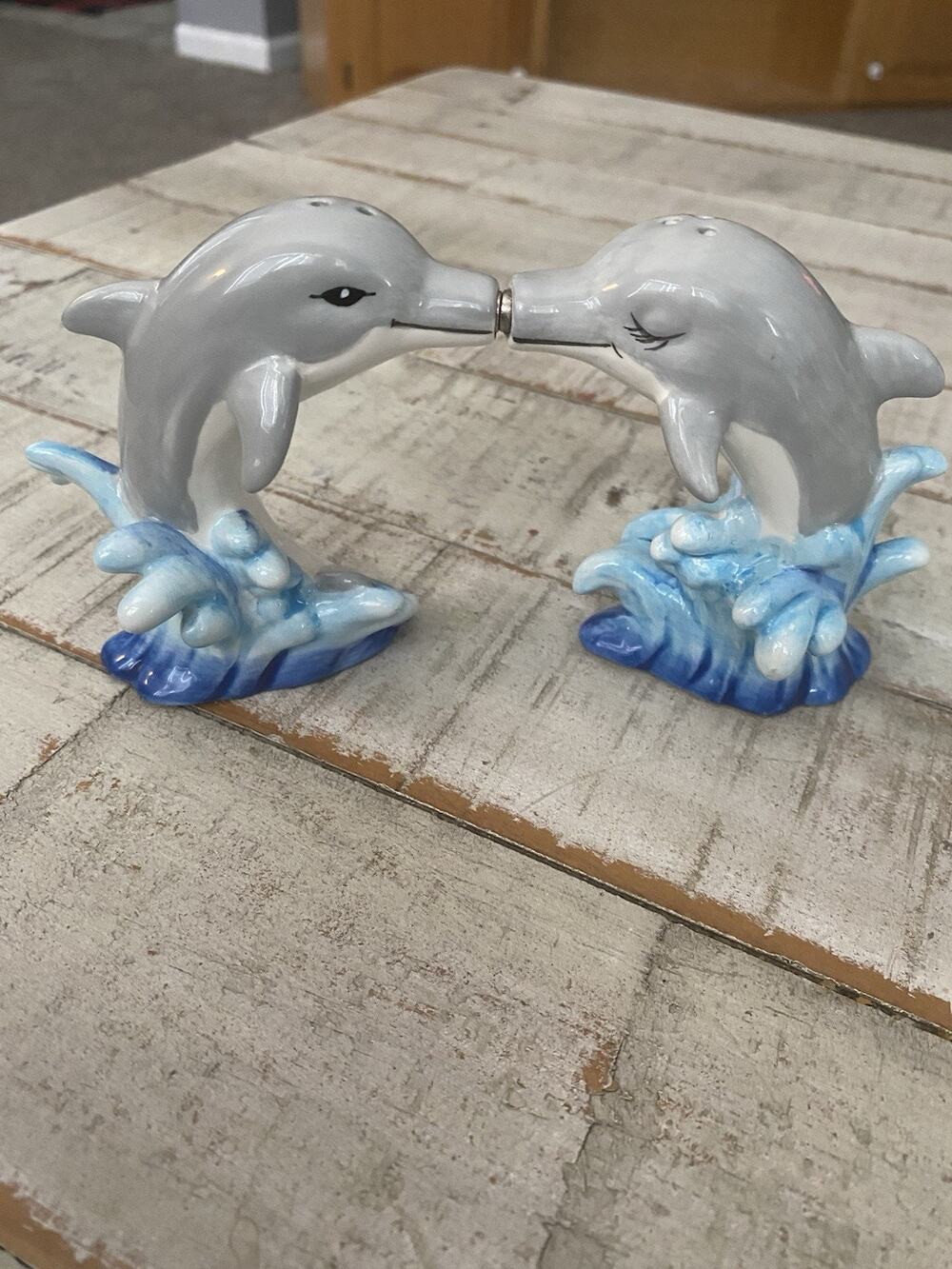 Westland Magnetic Dolphins Waves Kissing Salt & Pepper Shaker Set Sweet Ocean